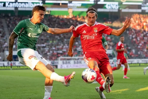 Kaminski Sente a Intensidade do Benfica: Um Desafio no Balneário Mais Competitivo - Terceiro Anel