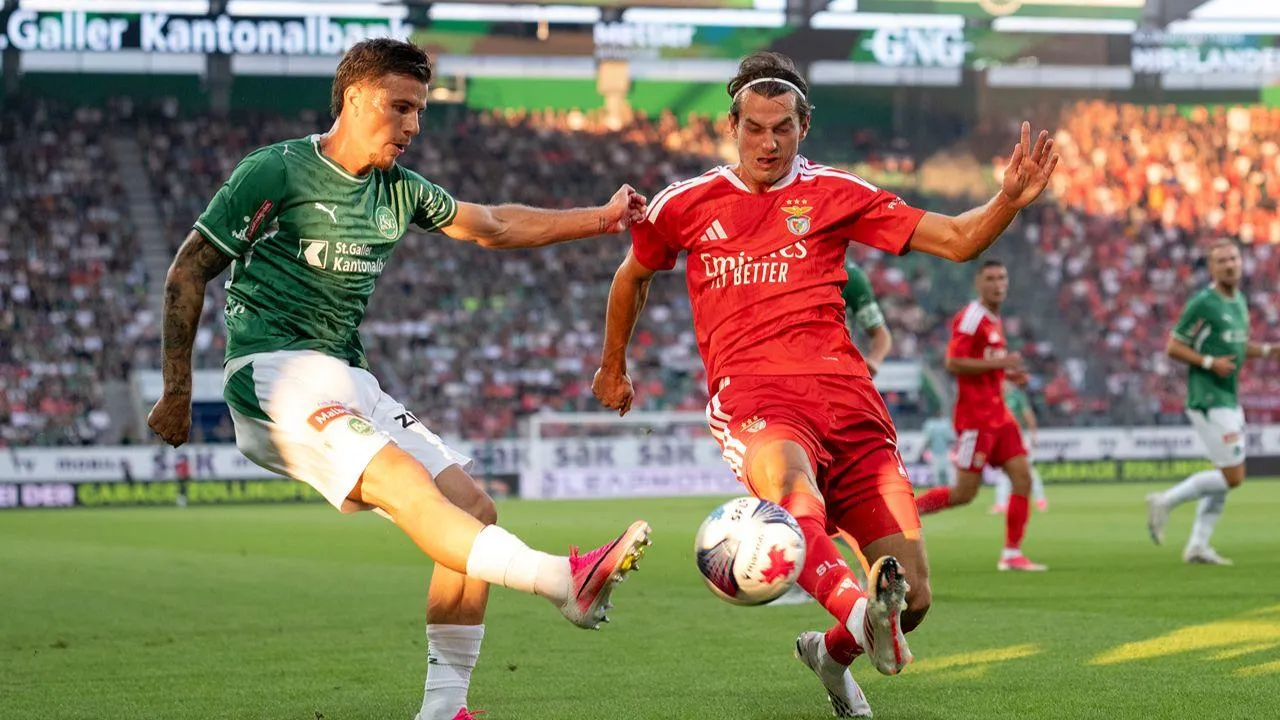 Kaminski Sente a Intensidade do Benfica: Um Desafio no Balneário Mais Competitivo - Terceiro Anel